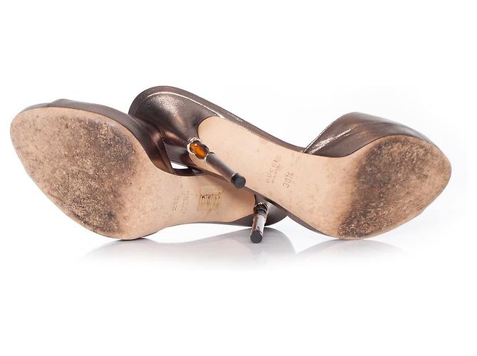 Gucci, Pantoletten-Sandale aus Metallic-Leder mit Bambusabsatz Golden - Ansicht 7