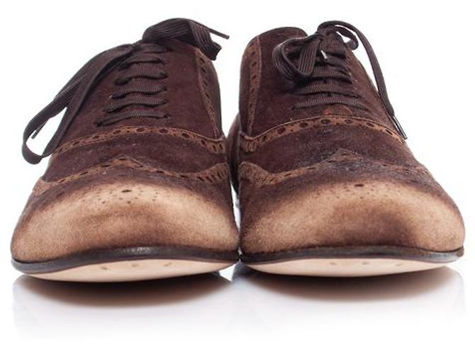 Gucci, Wingtip-Derby aus Wildleder mit hellen Nasen. Braun - Ansicht 5