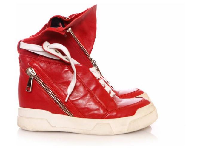 Autre Marque Elena Iachi, High-Top-Sneaker aus rotem Leder. - Ansicht 4