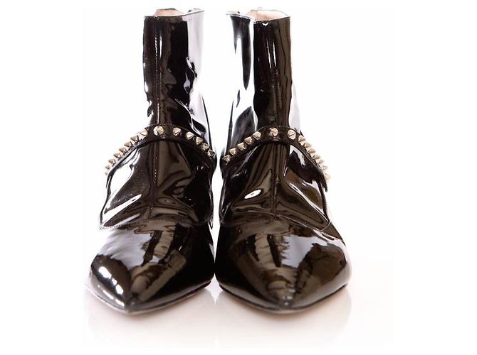 miu miu, stivaletti in vernice nera con borchie. Nero - vista 3