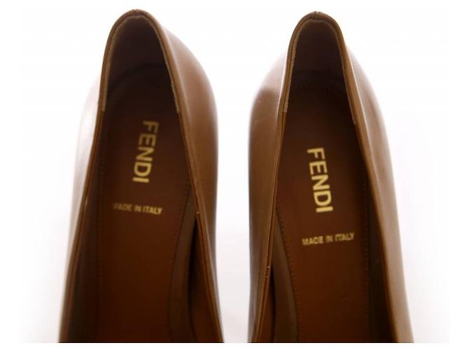 Fendi, escarpins en cuir marron avec plateforme cachée en taille 37. - vue 8