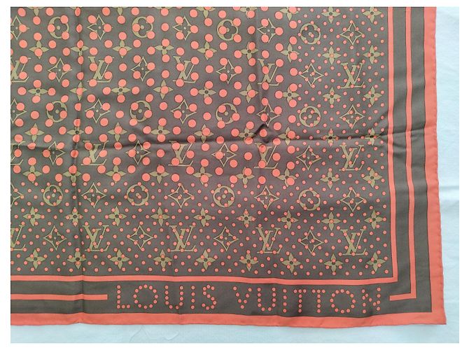 Sciarpa Louis Vuitton Monogramma in Seta Marrone Arancione 70x70cm - vista 3