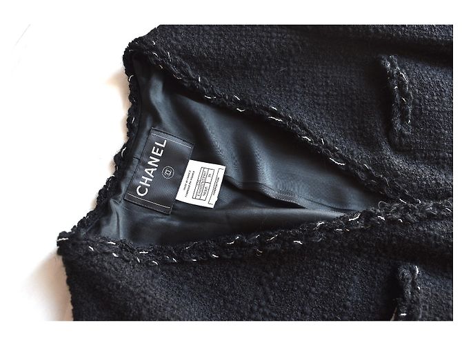 Chanel LA PETITE VESTE NOIRE Tweedjacke Schwarz - Ansicht 13