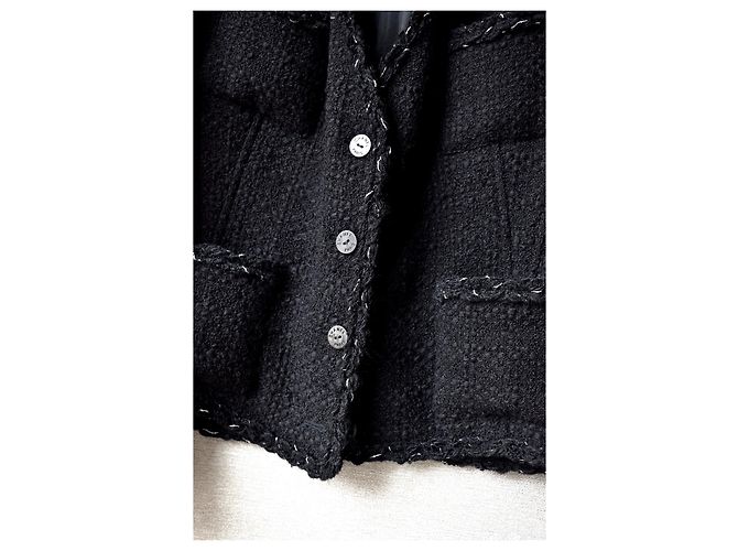 Chanel LA PETITE VESTE NOIRE Tweedjacke Schwarz - Ansicht 2