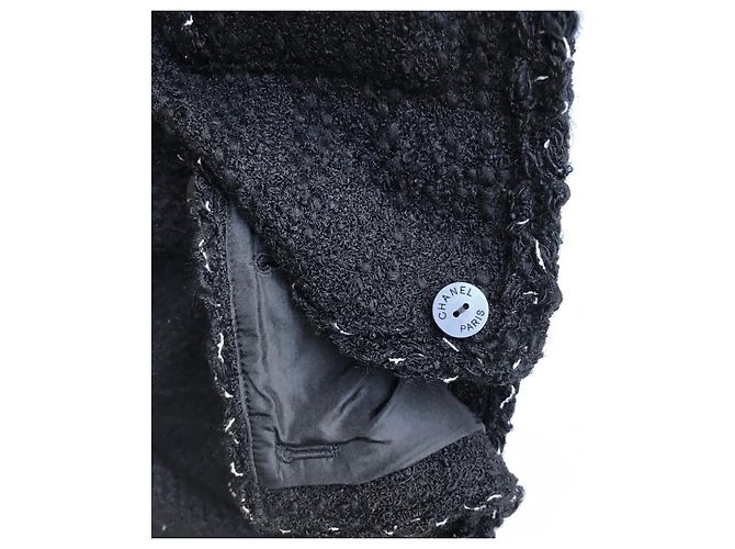 Chanel LA PETITE VESTE NOIRE Tweedjacke Schwarz - Ansicht 3