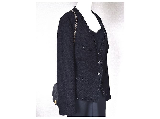 Chanel LA PETITE VESTE NOIRE Tweedjacke Schwarz - Ansicht 6