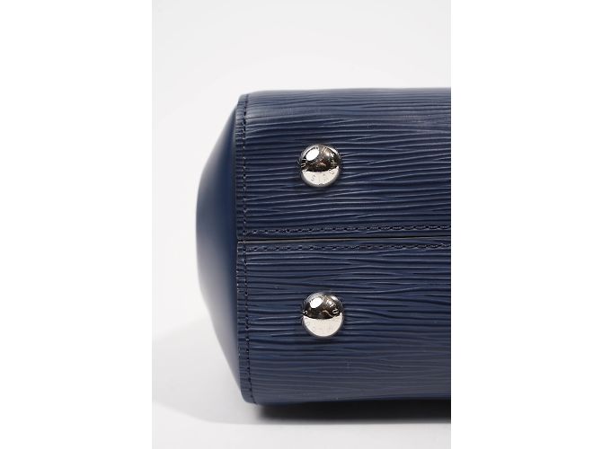 Louis Vuitton Cluny MM Marina Epi Pelle Blu navy - vista 9