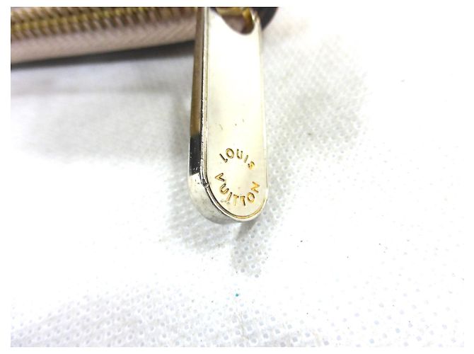 Louis Vuitton Zippy Charol Polvo Beige - ES4103 - vista 9