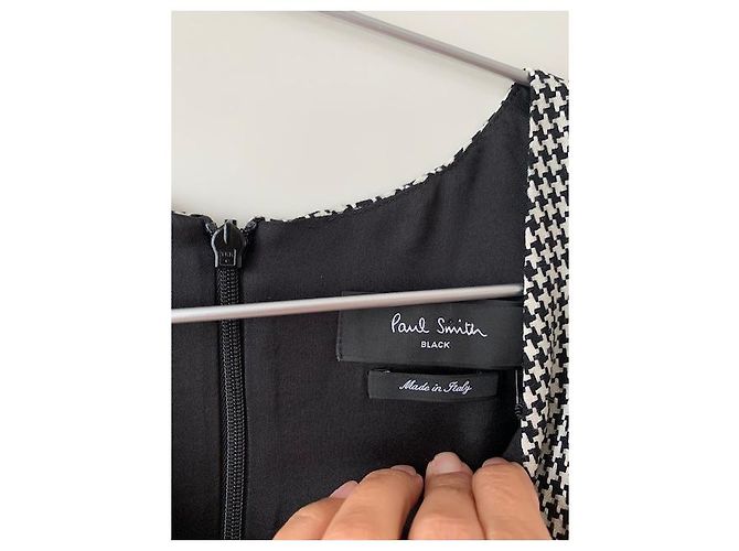 Paul Smith Black Kleid „Paul Smith Schwarz“. Weiß - Ansicht 3