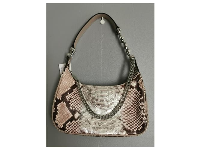 Bolsa Michael Kors Piper de couro estampa python marrom e prata Bege Impressão em python Hardware prateado - vista 2