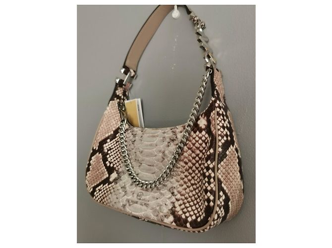 Bolsa Michael Kors Piper de couro estampa python marrom e prata Bege Impressão em python Hardware prateado - vista 3