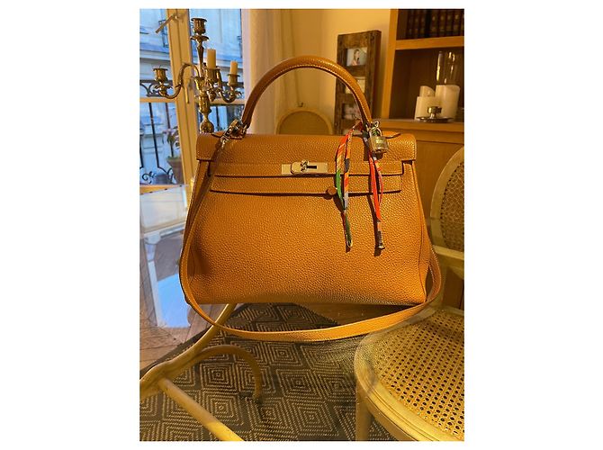 Hermès Borsa Hermes Kelly 32 cms pelle togo oro Beige - vista 2