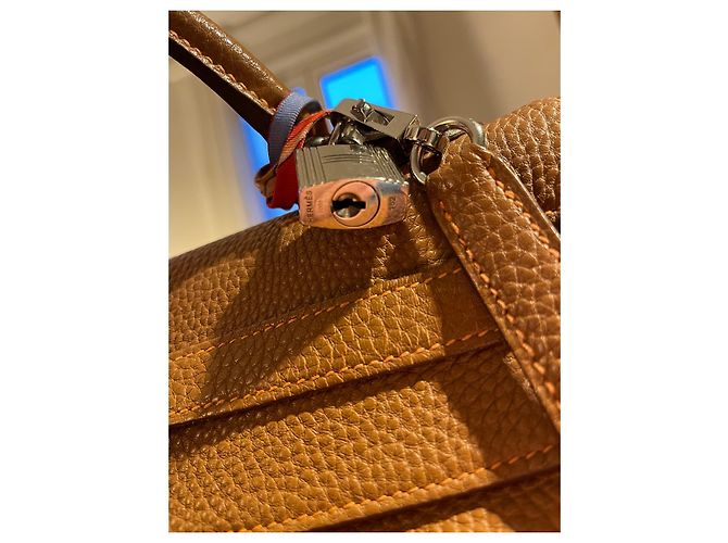 Hermès Borsa Hermes Kelly 32 cms pelle togo oro Beige - vista 3