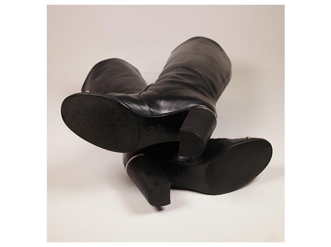 Increíbles botas de cuero Chanel Negro - vista 7