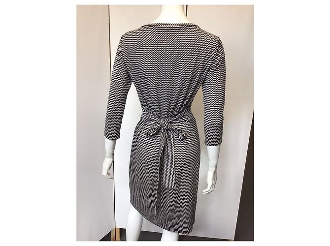 Weekend Max Mara Abito in jersey di seta chevron bianco e nero - vista 6
