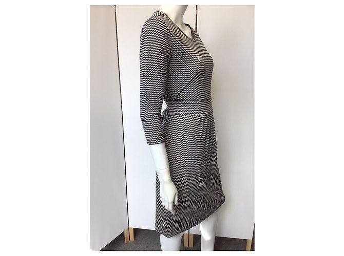 Weekend Max Mara Abito in jersey di seta chevron bianco e nero - vista 8