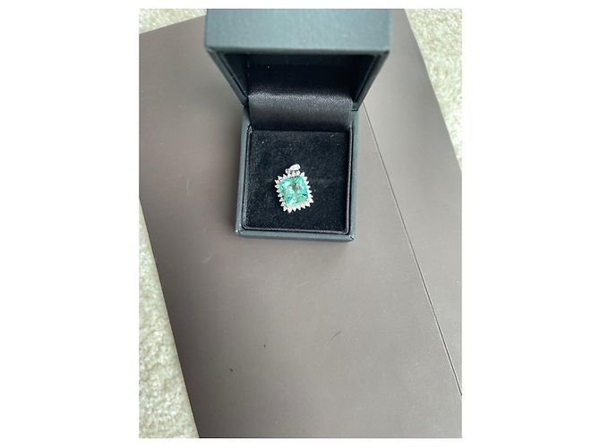 Autre Marque Pendente con Smeraldo Verde Pastello e Diamante 4.44 Carati - vista 3