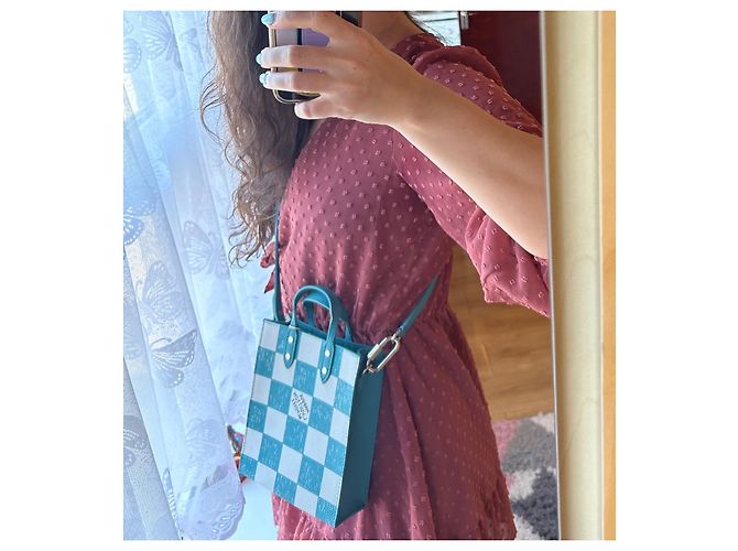 Borsa Louis Vuitton Sac Plat in pelle color turchese - vista 3