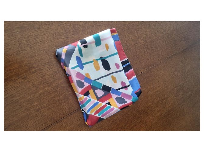 Sciarpa in seta multicolore inconnue 66x64cm - vista 2