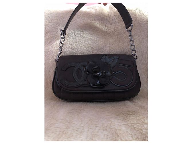 Cambon CC Chanel Camelia 5 auf brauner Lammfellklappe Dunkelbraun - Ansicht 3