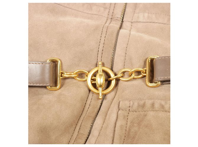 Hermoso abrigo de gamuza Gucci con cinturón. Castaño - vista 10
