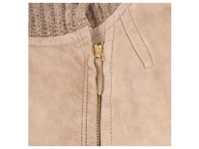 Hermoso abrigo de gamuza Gucci con cinturón. Castaño - vista 11