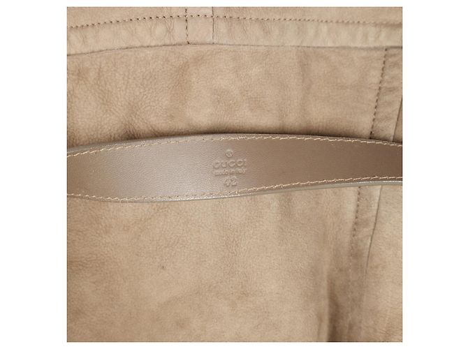 Hermoso abrigo de gamuza Gucci con cinturón. Castaño - vista 14