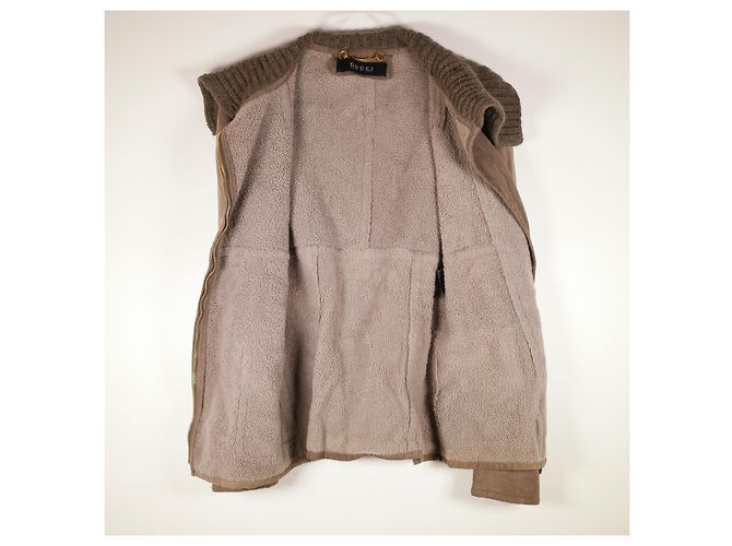 Hermoso abrigo de gamuza Gucci con cinturón. Castaño - vista 3