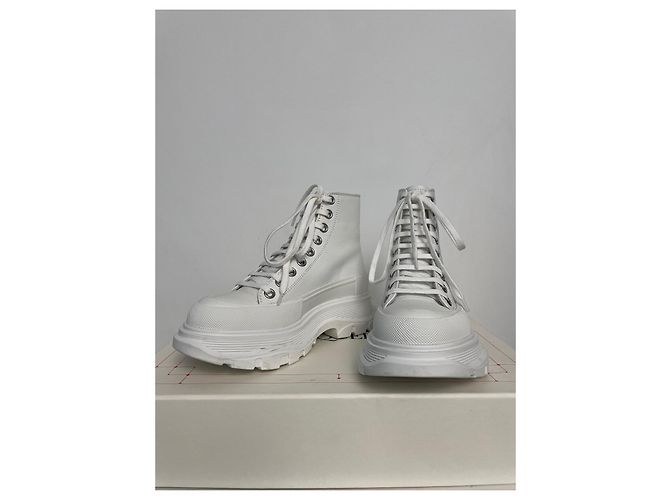 Alexander McQueen Stiefeletten aus weißem Leder - Ansicht 2