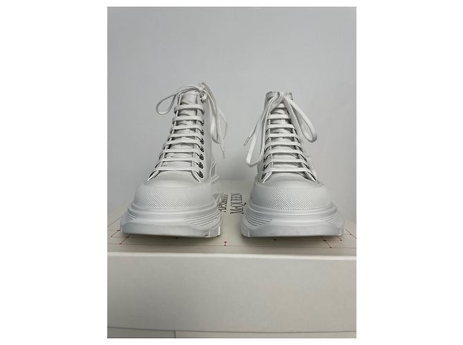 Alexander McQueen Stiefeletten aus weißem Leder - Ansicht 5