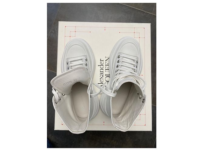 Alexander McQueen Stiefeletten aus weißem Leder - Ansicht 7