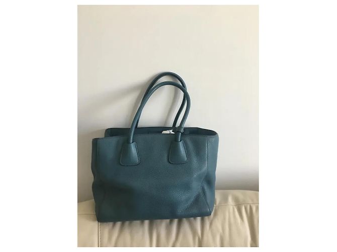 Prada Handtasche aus Leder Hellblau - Ansicht 4