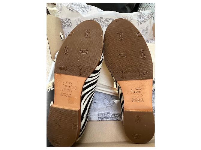 La Botte Gardiane Zebra Pattern Leather Flats Eggshell Black - view 3