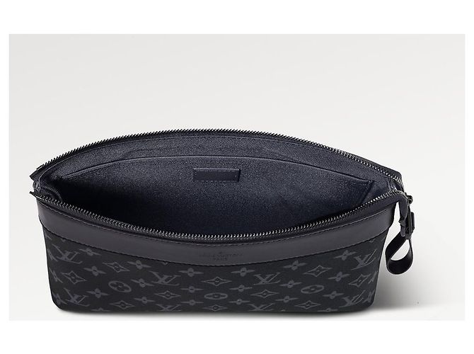 Louis Vuitton Pochette Voyage Souple Monogramme Eclipse Noir - vue 2