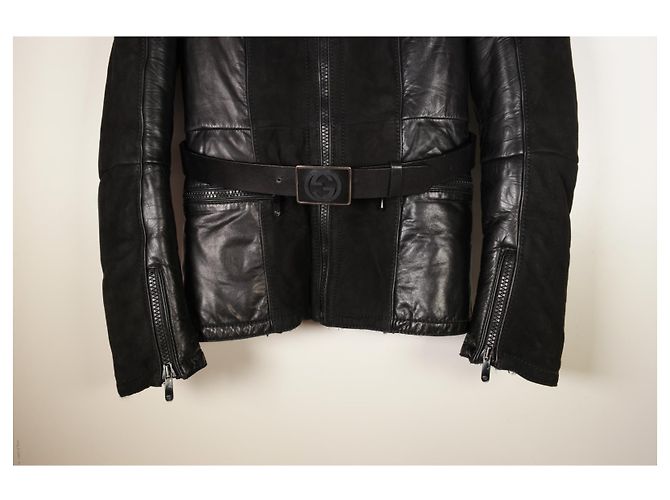 Increíble abrigo de piel de Gucci con cinturón. Negro - vista 3