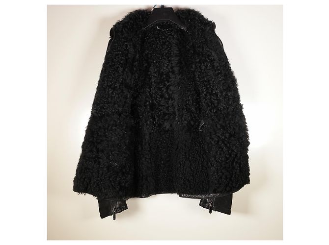 Increíble abrigo de piel de Gucci con cinturón. Negro - vista 6
