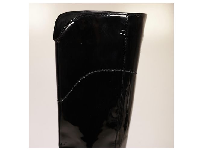 Increíbles botas Chanel de charol Negro - vista 10