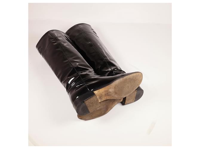 Increíbles botas Chanel de charol Negro - vista 11