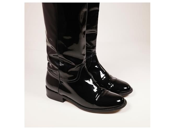 Increíbles botas Chanel de charol Negro - vista 4