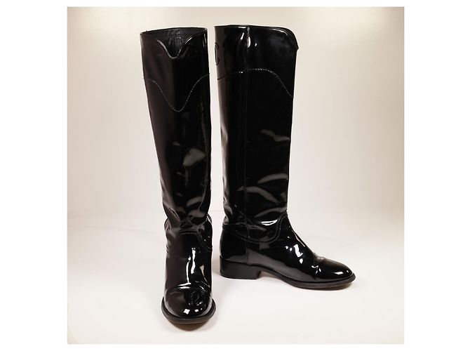 Increíbles botas Chanel de charol Negro - vista 7