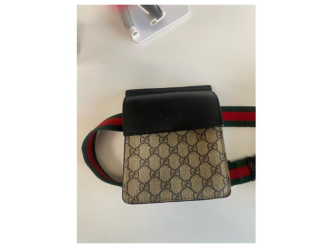 Gucci Rare new lined compartments GG Supreme fanny pack Beige - view 2