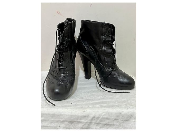 Bottega Veneta Stivaletti stringati in pelle con taglio laser Nero - vista 3