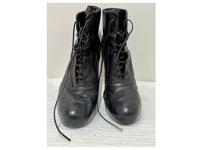 Bottega Veneta Stivaletti stringati in pelle con taglio laser Nero - vista 4