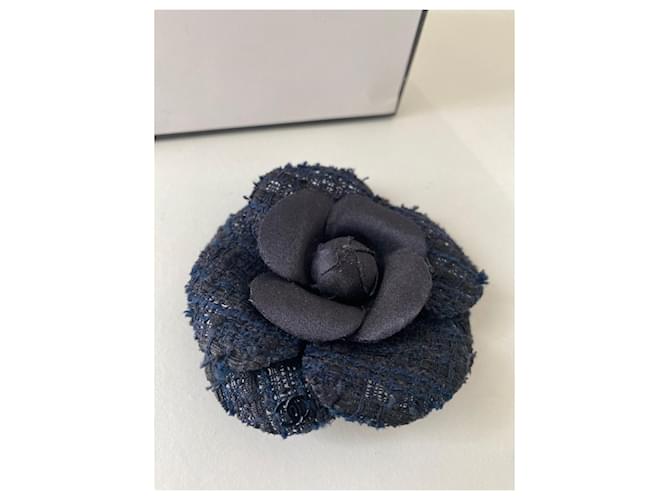 Cambon Chanel Kamelienbrosche Marineblau - Ansicht 3