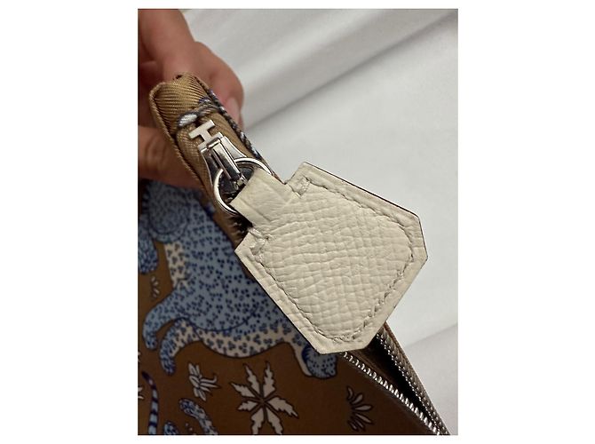 Silk In Hermès seidiger Beutel Hellbraun Hellblau - Ansicht 3