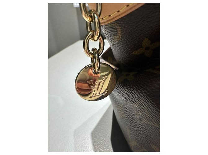 Louis Vuitton Tivoli PM bag in like new condition! Multiple colors - view 9