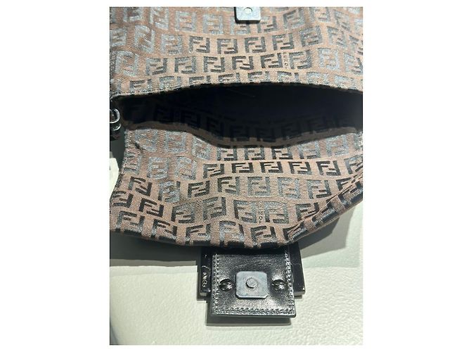 Borsa a tracolla Fendi Mamma Baguette mini Multicolore - vista 4