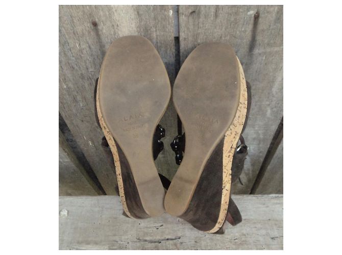 Sandalias Alaïa Marrón Oscuro Ante 38 - vista 6