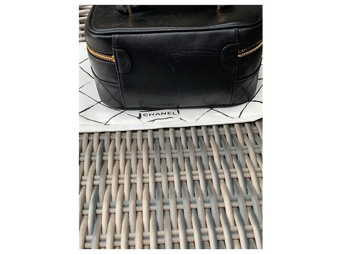 Chanel Estojo Vanity em couro preto - vista 2