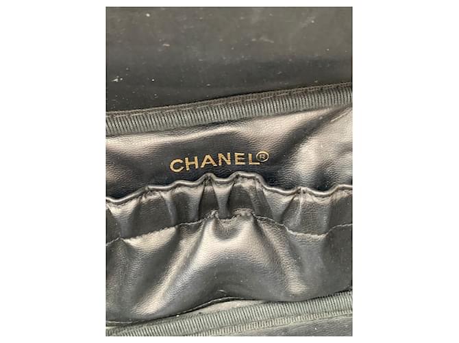 Chanel Estojo Vanity em couro preto - vista 5